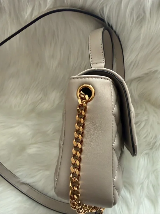 ✨ VERSACE LA MEDUSA ✨ Quilted Top-Handle Bag in Taupe with Gold Medallion - Picture 4 of 10